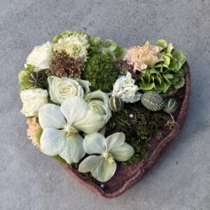 Allerheiligen model 4 - Open bloemenhart wit en groen